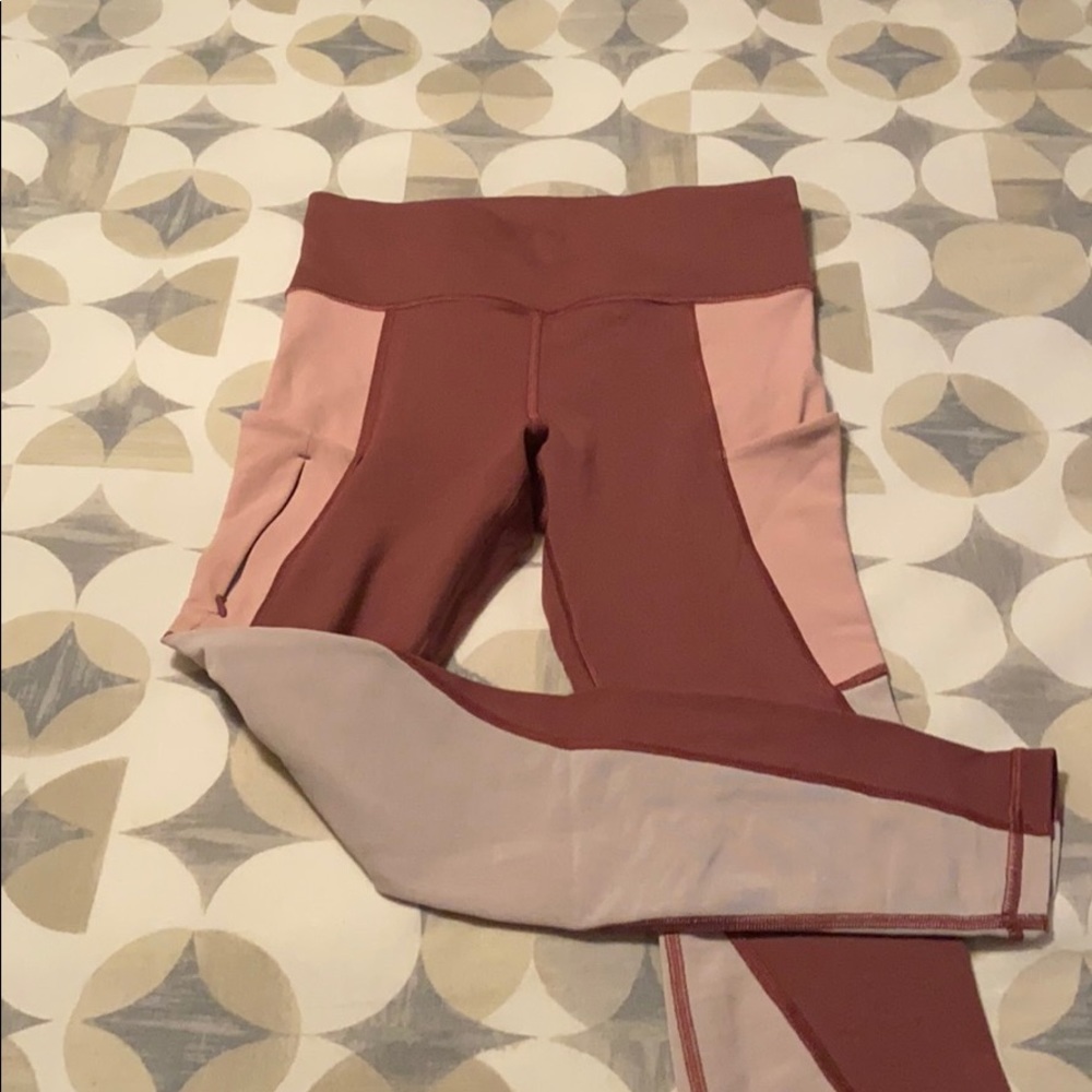 Athleta leggings with pockets